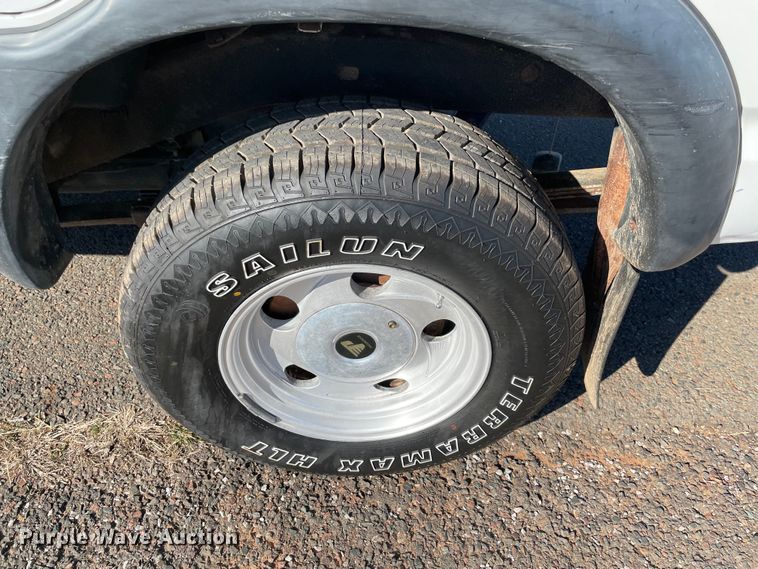 image for item MM9283 2003 Toyota Tacoma  pickup truck