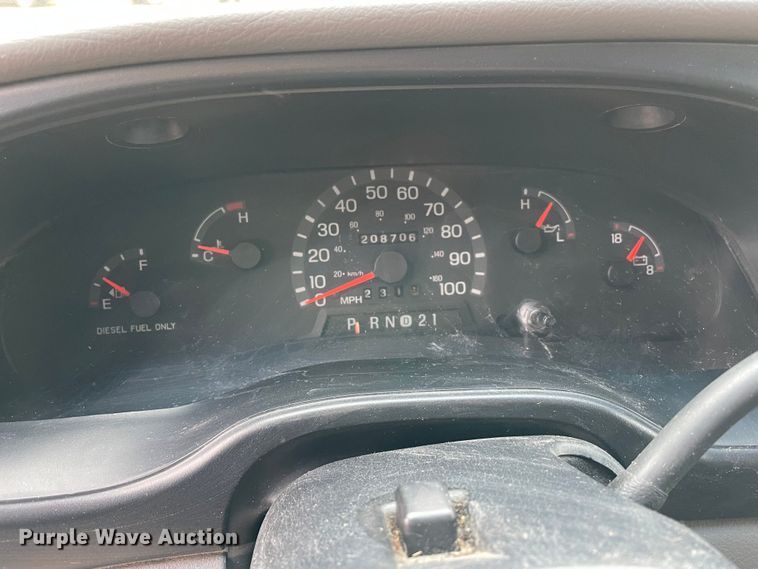 image for item MM9326 2000 Ford E450 Super Duty  ambulance