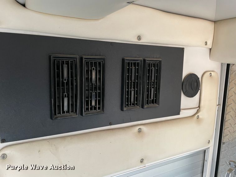 image for item MM9326 2000 Ford E450 Super Duty  ambulance