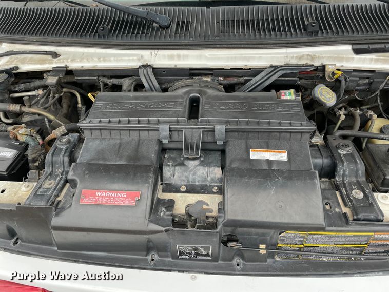 image for item MM9326 2000 Ford E450 Super Duty  ambulance