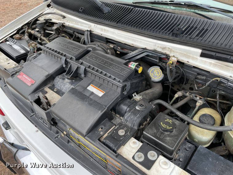 image for item MM9326 2000 Ford E450 Super Duty  ambulance