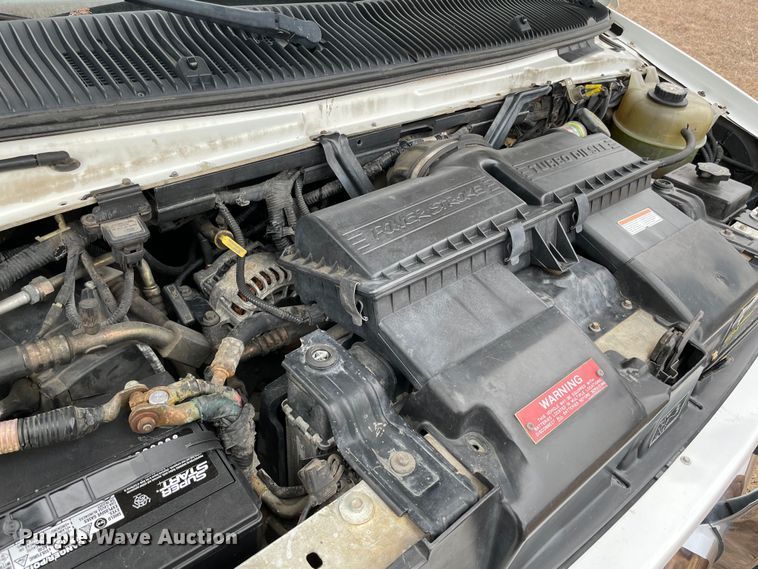 image for item MM9326 2000 Ford E450 Super Duty  ambulance