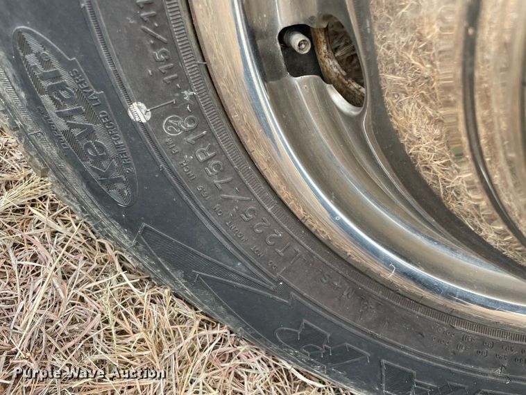 image for item MM9326 2000 Ford E450 Super Duty  ambulance