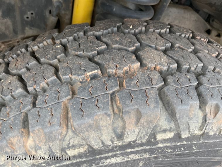 image for item MM9326 2000 Ford E450 Super Duty  ambulance