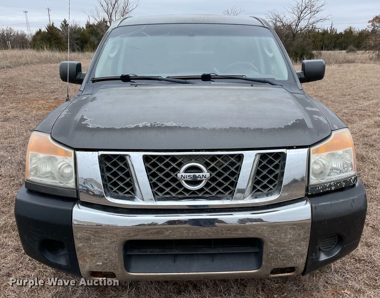 image for item MM9327 2011 Nissan Titan  Crew Cab pickup truck