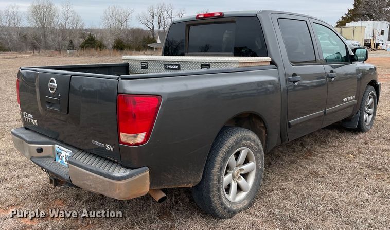 image for item MM9327 2011 Nissan Titan  Crew Cab pickup truck