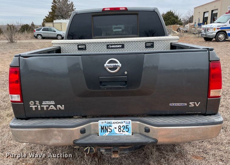 image for item MM9327 2011 Nissan Titan  Crew Cab pickup truck
