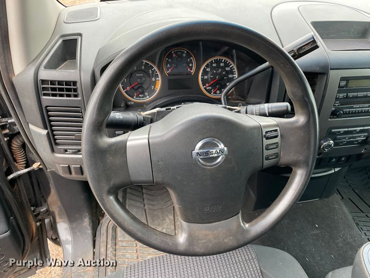 image for item MM9327 2011 Nissan Titan  Crew Cab pickup truck