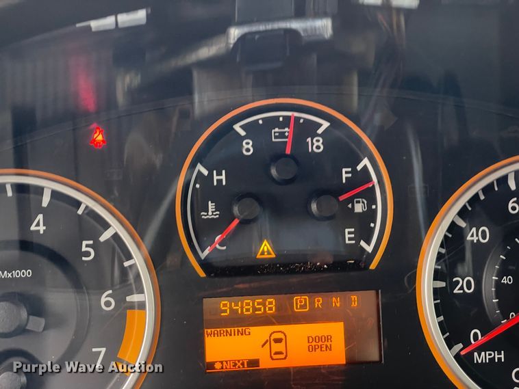 image for item MM9327 2011 Nissan Titan  Crew Cab pickup truck