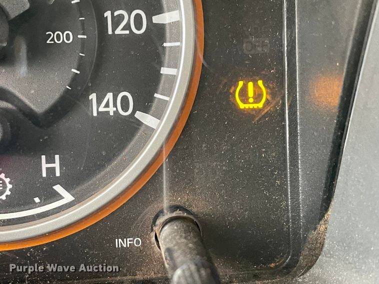 image for item MM9327 2011 Nissan Titan  Crew Cab pickup truck