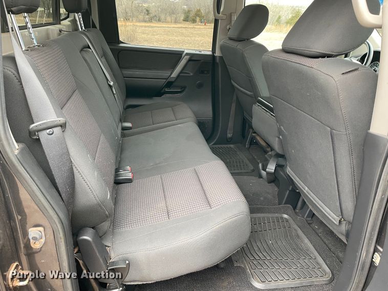 image for item MM9327 2011 Nissan Titan  Crew Cab pickup truck