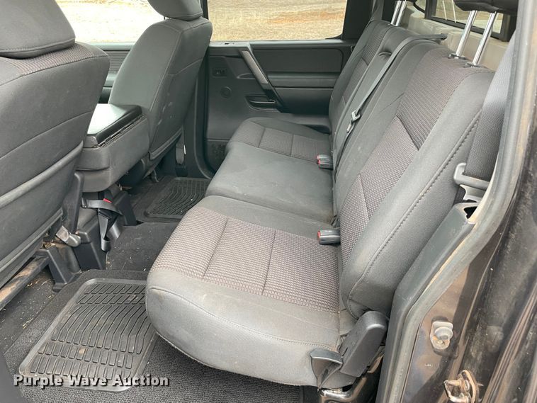 image for item MM9327 2011 Nissan Titan  Crew Cab pickup truck