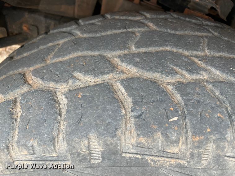 image for item MM9327 2011 Nissan Titan  Crew Cab pickup truck