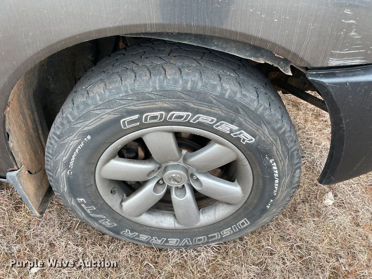 image for item MM9327 2011 Nissan Titan  Crew Cab pickup truck