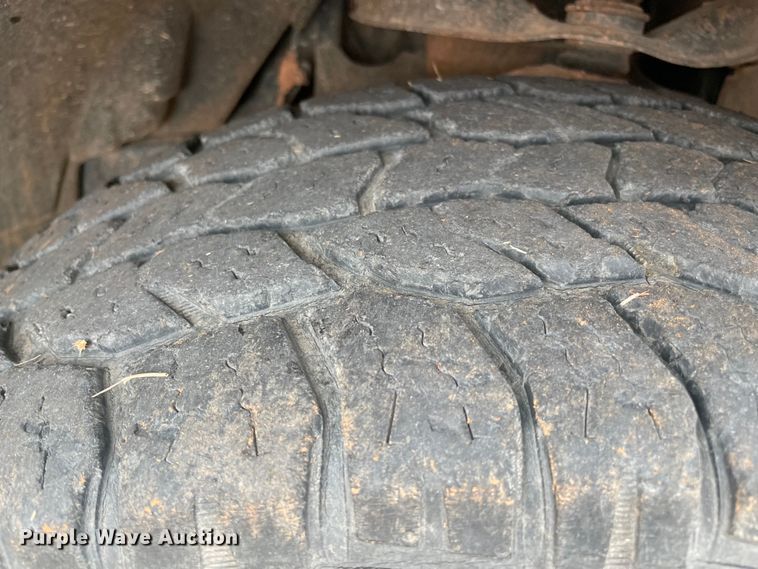 image for item MM9327 2011 Nissan Titan  Crew Cab pickup truck