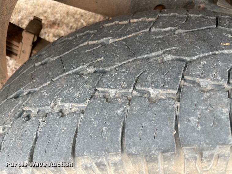 image for item MM9327 2011 Nissan Titan  Crew Cab pickup truck