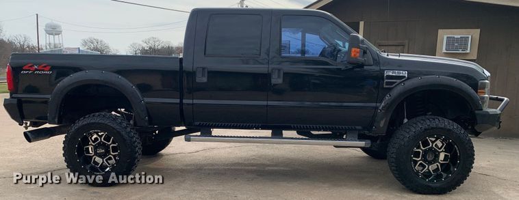 image for item MM9752 2009 Ford F250 Super Duty  Crew Cab pickup truck