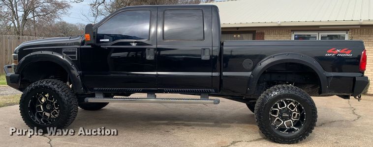 image for item MM9752 2009 Ford F250 Super Duty  Crew Cab pickup truck