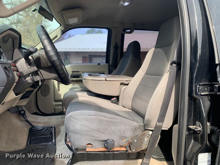 image for item MM9752 2009 Ford F250 Super Duty  Crew Cab pickup truck