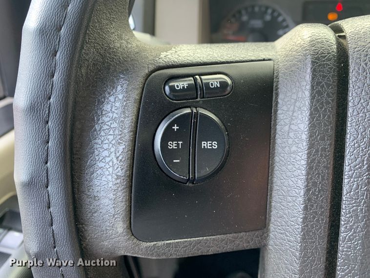 image for item MM9752 2009 Ford F250 Super Duty  Crew Cab pickup truck