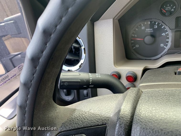 image for item MM9752 2009 Ford F250 Super Duty  Crew Cab pickup truck