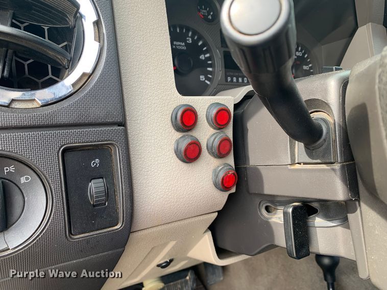 image for item MM9752 2009 Ford F250 Super Duty  Crew Cab pickup truck