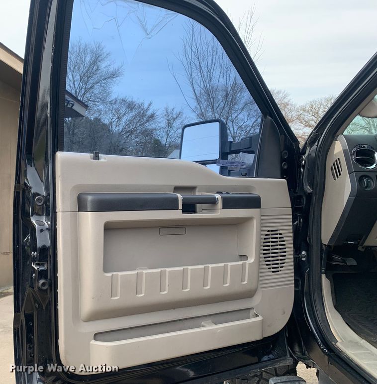 image for item MM9752 2009 Ford F250 Super Duty  Crew Cab pickup truck