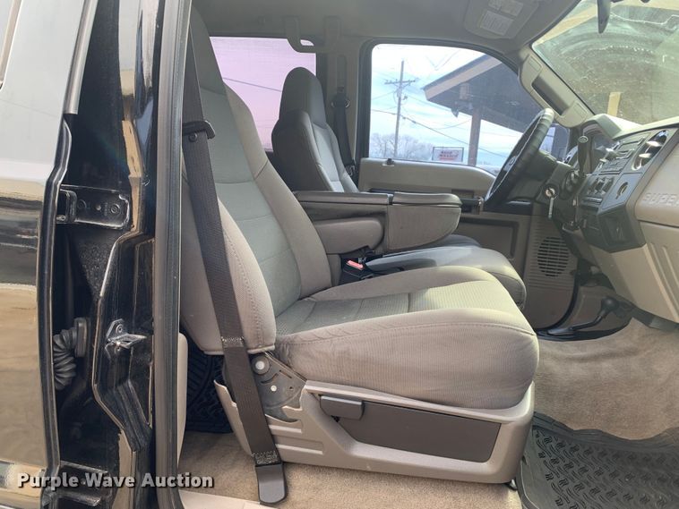 image for item MM9752 2009 Ford F250 Super Duty  Crew Cab pickup truck