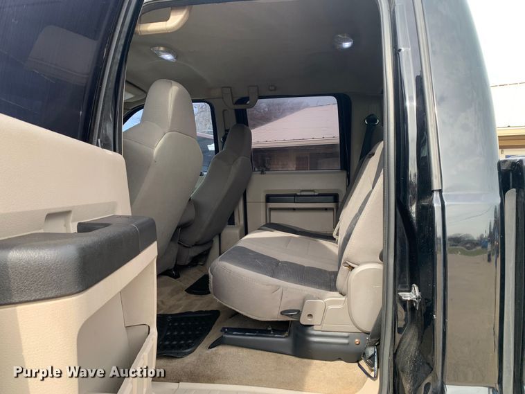 image for item MM9752 2009 Ford F250 Super Duty  Crew Cab pickup truck