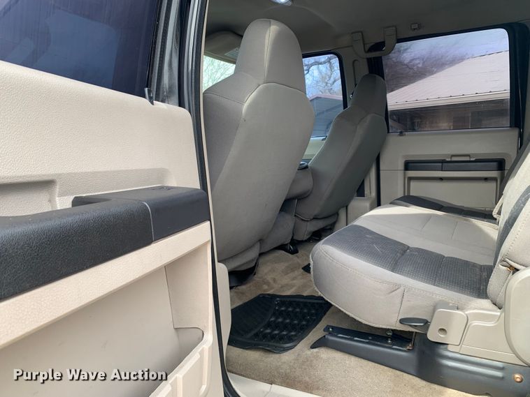 image for item MM9752 2009 Ford F250 Super Duty  Crew Cab pickup truck