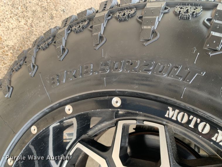 image for item MM9752 2009 Ford F250 Super Duty  Crew Cab pickup truck