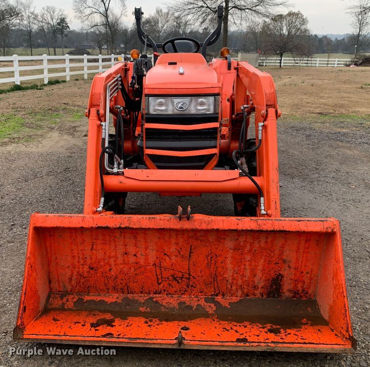 image for item MM9773 Kubota L2800  MFWD tractor