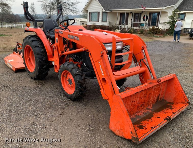 image for item MM9773 Kubota L2800  MFWD tractor