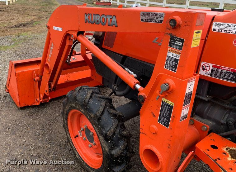 image for item MM9773 Kubota L2800  MFWD tractor