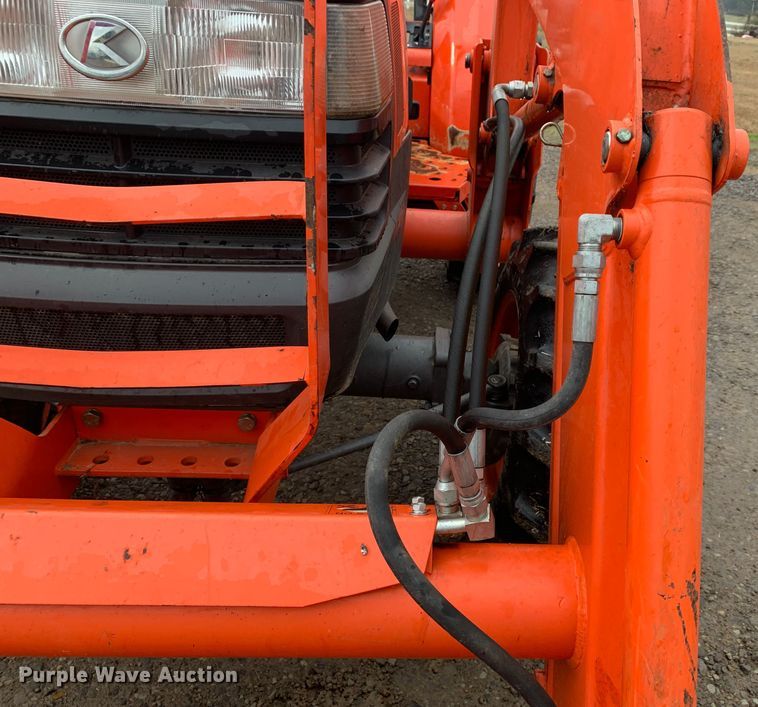image for item MM9773 Kubota L2800  MFWD tractor