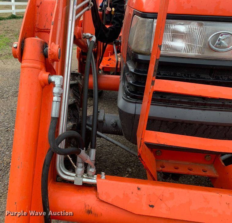 image for item MM9773 Kubota L2800  MFWD tractor