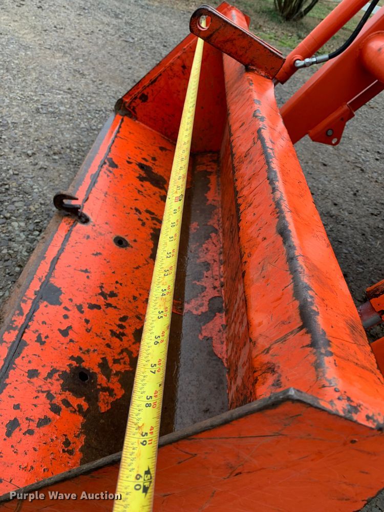 image for item MM9773 Kubota L2800  MFWD tractor