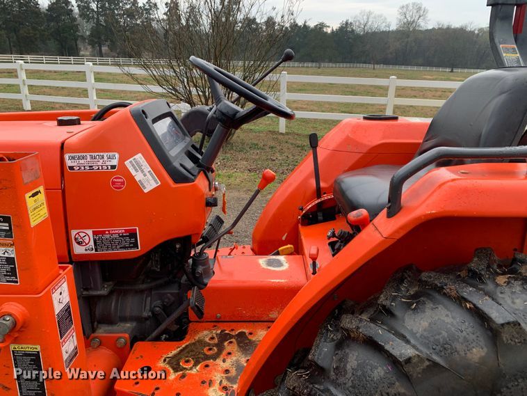 image for item MM9773 Kubota L2800  MFWD tractor