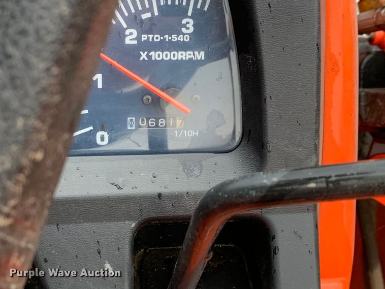 image for item MM9773 Kubota L2800  MFWD tractor