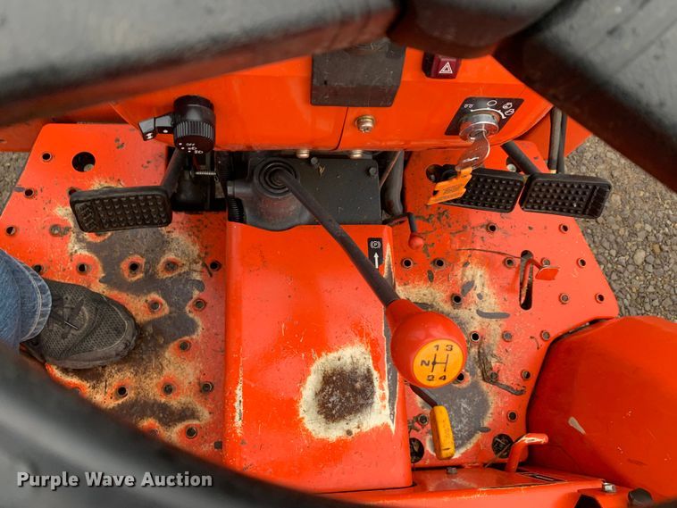 image for item MM9773 Kubota L2800  MFWD tractor