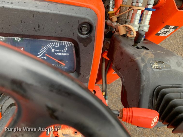 image for item MM9773 Kubota L2800  MFWD tractor