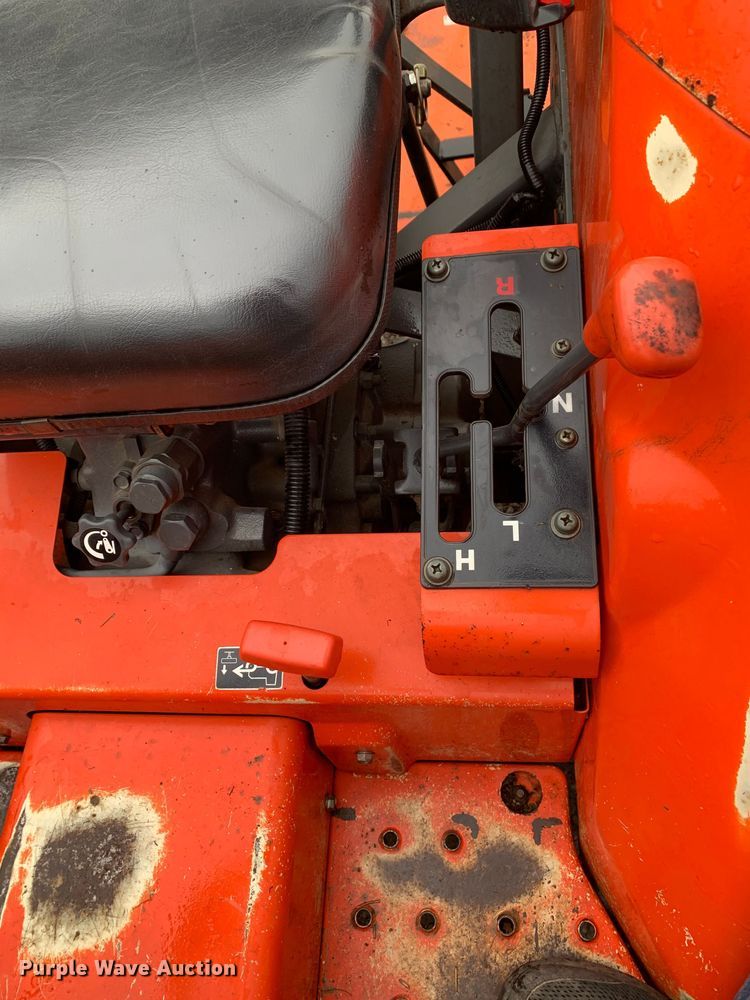 image for item MM9773 Kubota L2800  MFWD tractor