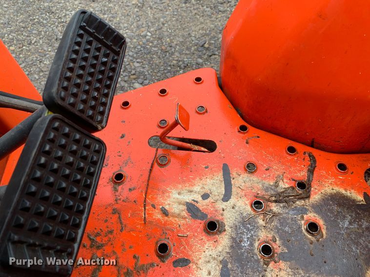 image for item MM9773 Kubota L2800  MFWD tractor