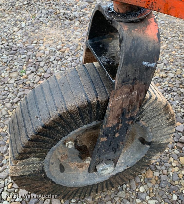 image for item MM9773 Kubota L2800  MFWD tractor