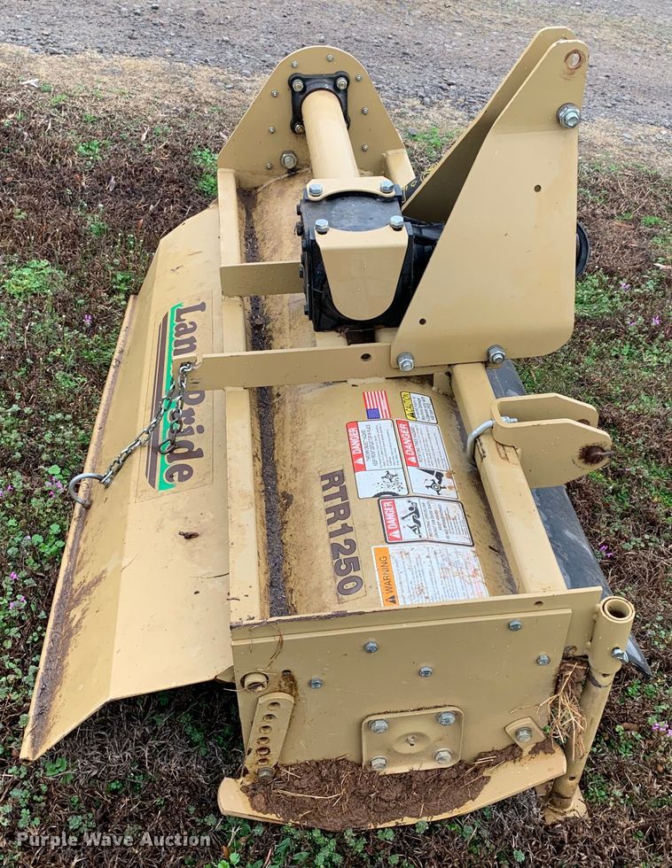 image for item MM9773 Kubota L2800  MFWD tractor