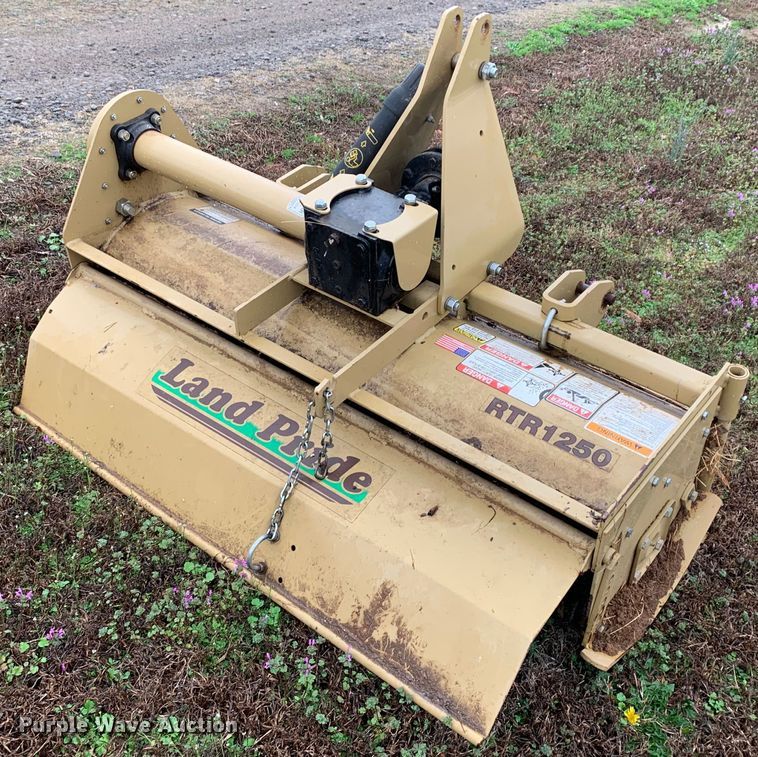 image for item MM9773 Kubota L2800  MFWD tractor