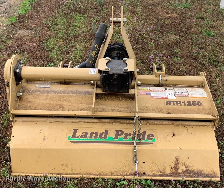 image for item MM9773 Kubota L2800  MFWD tractor