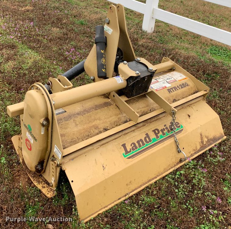 image for item MM9773 Kubota L2800  MFWD tractor