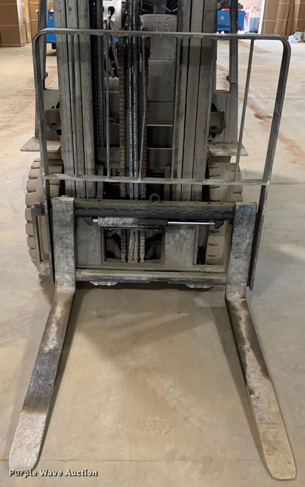 image for item MM9774 Caterpillar GP25K  forklift