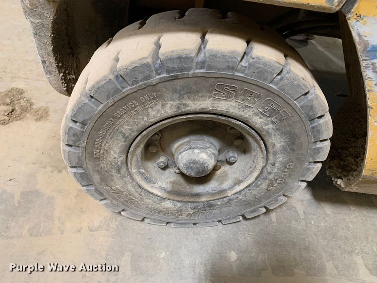 image for item MM9774 Caterpillar GP25K  forklift